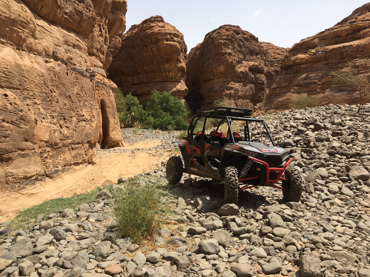 <a href="/ilteefah_/">لَطيفة ؛</a> حياك الله لطيفة في #العلا مايحتاج تطقين الخيمة خيامنا جاهزه واجمل مناظر طبيعية موجودة عندنا  🏞 وناخذك بجوله بالدبابات 🙃 
🤗نسعد بزيارتك لـ #مخيم_مداخيل الصحراوي اول مخيم مرخص بالمملكة🌿