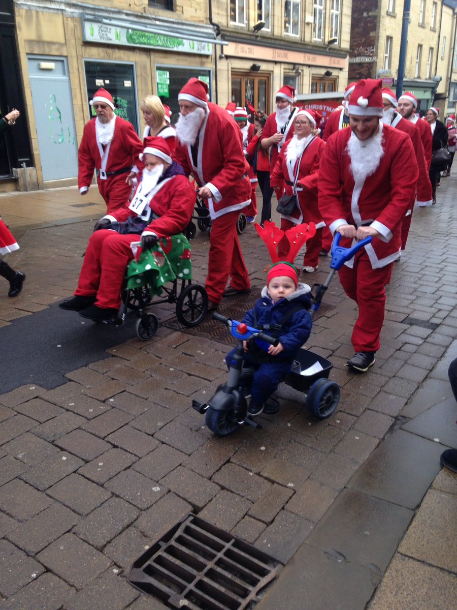 PamThornes's tweet photo. The best start to Christmas big thanks to @fusionmanit  supporting @lauracranetrust #Huddersfield #santadash https://t.co/sXgOoUOJXx