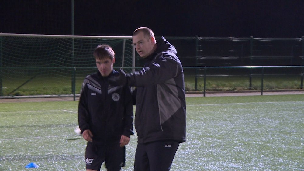 Ring_TV's tweet photo. Straffe sportvrijwilliger: Bjorn De Wae van BOKA United https://t.co/KzWQujy8lg https://t.co/bSDMZJ2yyu