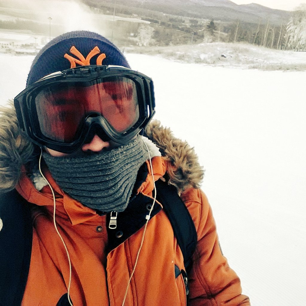 radmir0598's tweet photo. Боже,как можно не любить склоны😍 Шикарный выходной https://t.co/nF0a5NFmqg