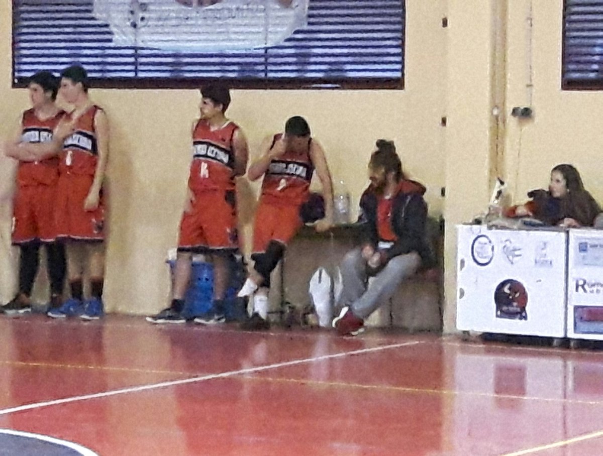 LaMoruna1's tweet photo. @CDJPuertaOscura 
🔴JUNIOR FEDERADO🏀
@LaMoruna1
VS
⭕ @NerjaBaloncesto 🏀
#Partidoganado 
#Vamoschicos https://t.co/tpp6VNcTQl