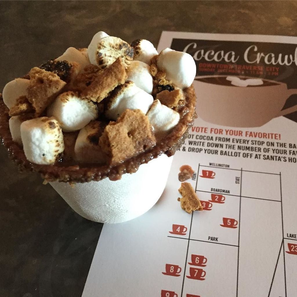 thelittlefleet's tweet photo. S’mores Hot Cocoa. Part of the Downtown Traverse City Cocoa Crawl. Slightly toasted hot cocoa, with a chocolate graham cracker rim, topped with toasted marshmallows and graham crackers.
#cocoacrawl
@downtown_tc https://t.co/GVqmT3XzXG https://t.co/NgNZq1qXCV