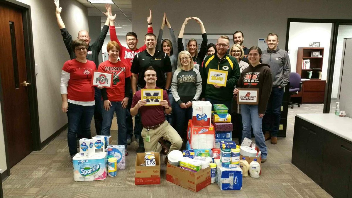 RMHToledo's tweet photo. Thank you @PlanteMoran for this collection of food as our #pantrypartner and showing your team spirit! If you would like to become a pantry partner of RMHC email Lisa Z. at lisaz@rmhctoledo.org https://t.co/eLaQ2Zu1yh