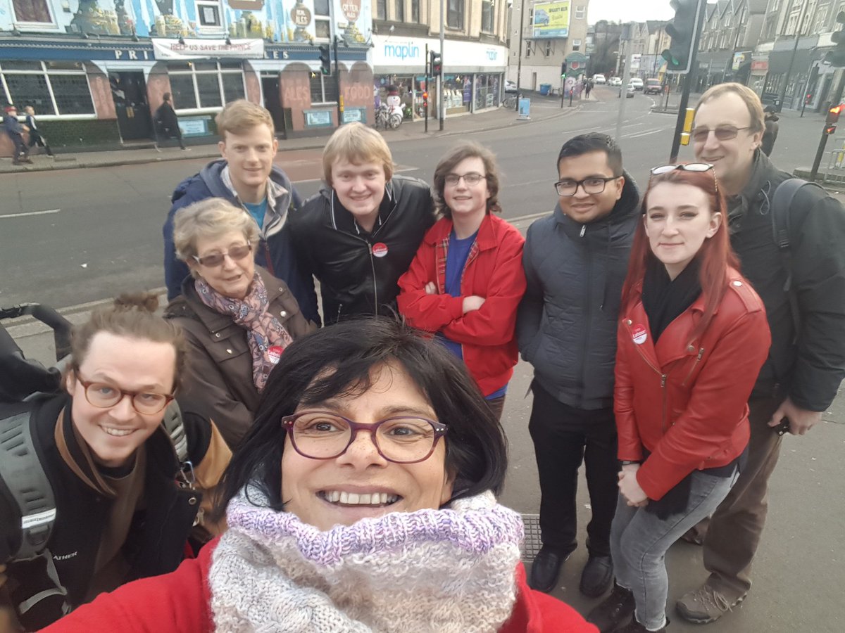Some new canvassers joining some (young) old hands out on #LabourDoorstep this afternoon - Brexit, schools ££, parking and NHS are common topics. Thanks guys! #notjustatelectiontime
