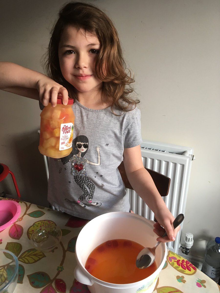 originalmaryb's tweet photo. We are making #jelly earlier and putting yummy @NatFinestFruit #tropical #fruit in them. 
#Sunday #makingdessert #dessert #familytime #familyfun https://t.co/N6xefjeZvQ