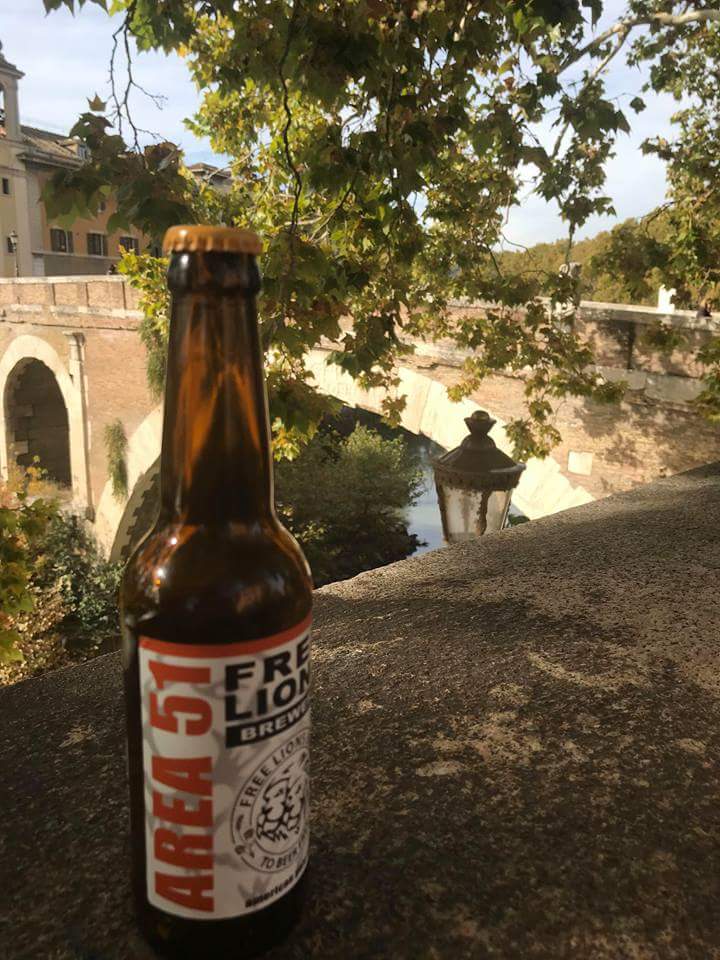 #AREA51 #freelionsbeer 
Classici luppoli Amarillo e Cascade e malti pale e crystal.