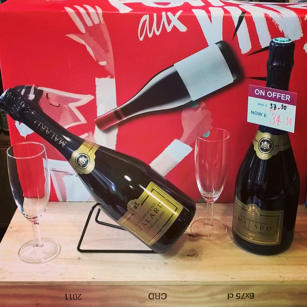 NICofPrimrose's tweet photo. In need of a little pick-me-up on a chilly Sunday afternoon? Today we are trying a lovely 2009 vintage champagne from the exceptional Malard house! Don your warmest winter coat and come and enjoy a glass with us! @ChampagneMalard #champagne #bubbles #weekend #reasonstobejolly https://t.co/egmzMsZwcL