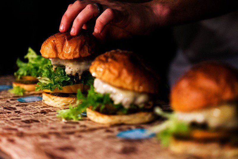 Severn Social (@severnsocial) on Twitter photo Our burgers are made from 31-day dry aged beef patty from <a href="/AubreyAllen/">Aubrey Allen</a> quality butchers, which is what makes them so tasty... 😋🍔👌
#BunLove Our burgers are made from 31-day dry aged beef patty from <a href="/AubreyAllen/">Aubrey Allen</a> quality butchers, which is what makes them so tasty... 😋🍔👌
#BunLove
