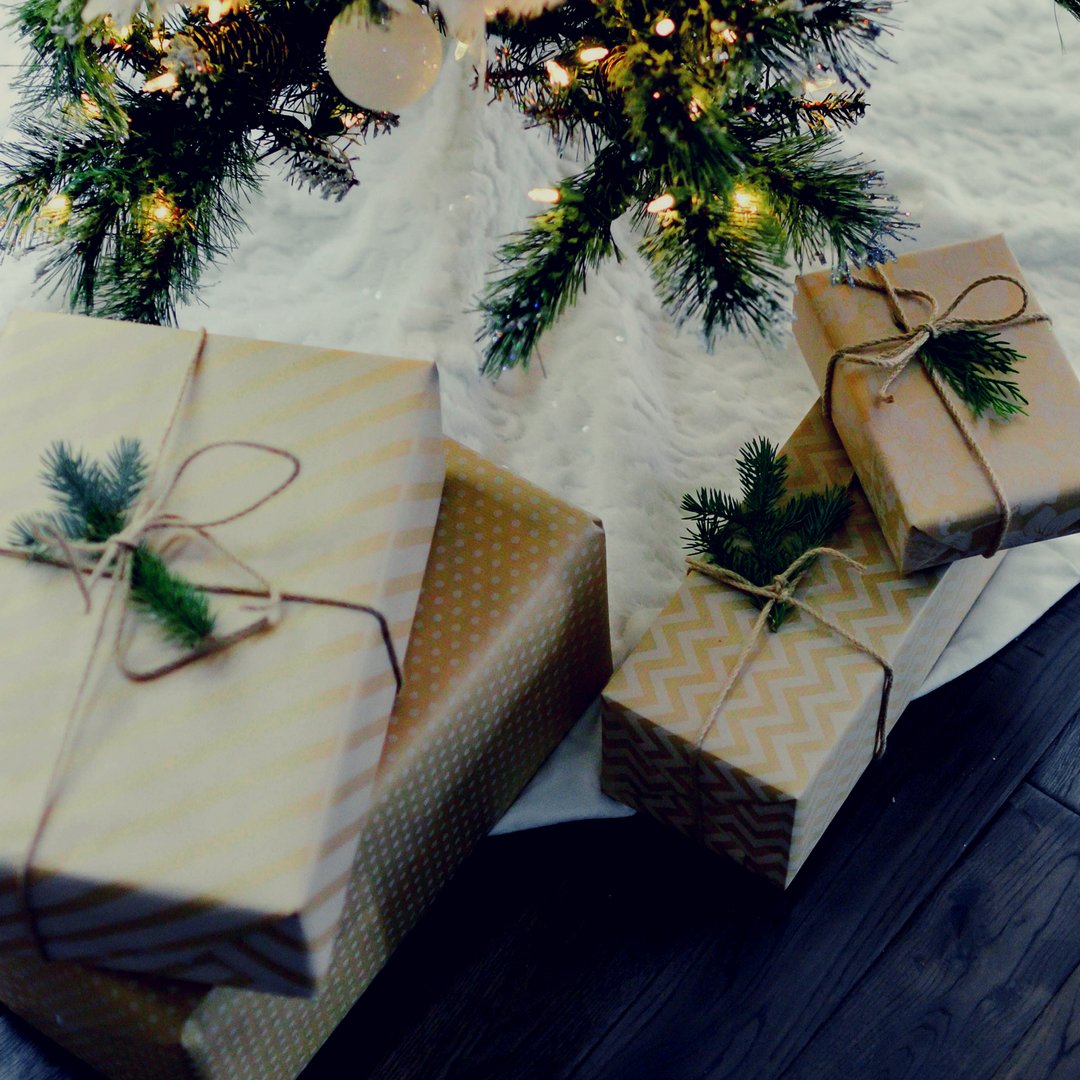 WillowCreekCL's tweet image. Don't forget today is the day to bring back your gift for Angel Tree and the baking items for the Holiday Food Drive. 
See you at 9 and 11:15 this morning! 
#WCLLoveLocal #WCLServes