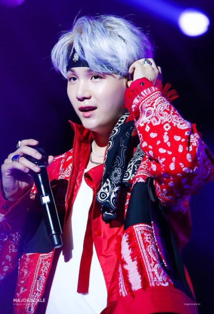 wonvocaIs's tweet photo. min yoongi (민윤기)
— bts https://t.co/h5JyGxbb9z