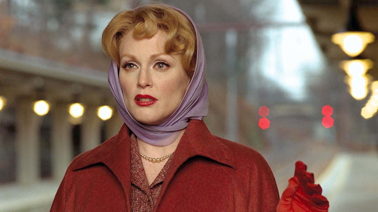 Happy birthday to one of the finest actresses working today, Oscar winner Julianne Moore! 