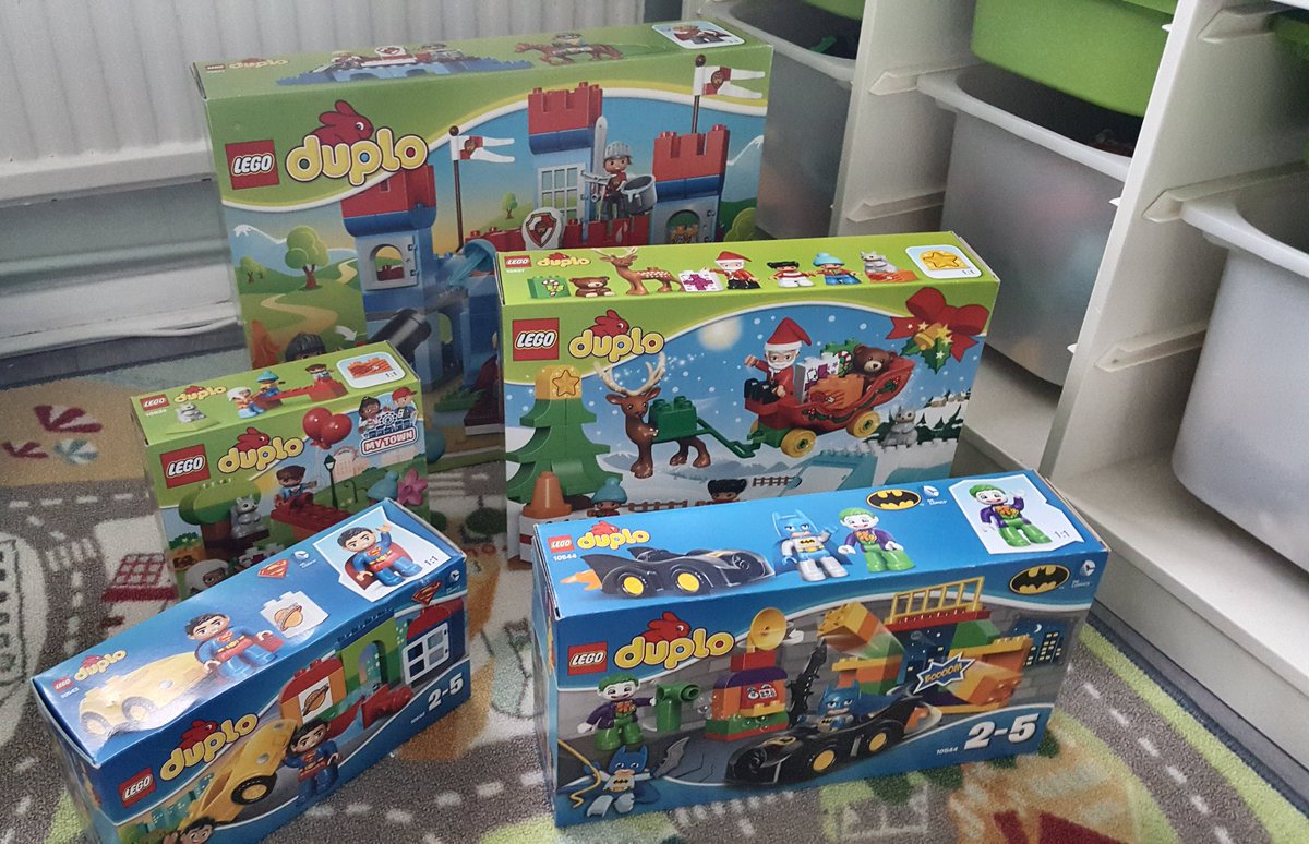 slorfin's tweet photo. Done the Christmas shopping #Christmas #Christmas2017 #prettymuch #Present #happy https://t.co/Cfsd5cQN1k
