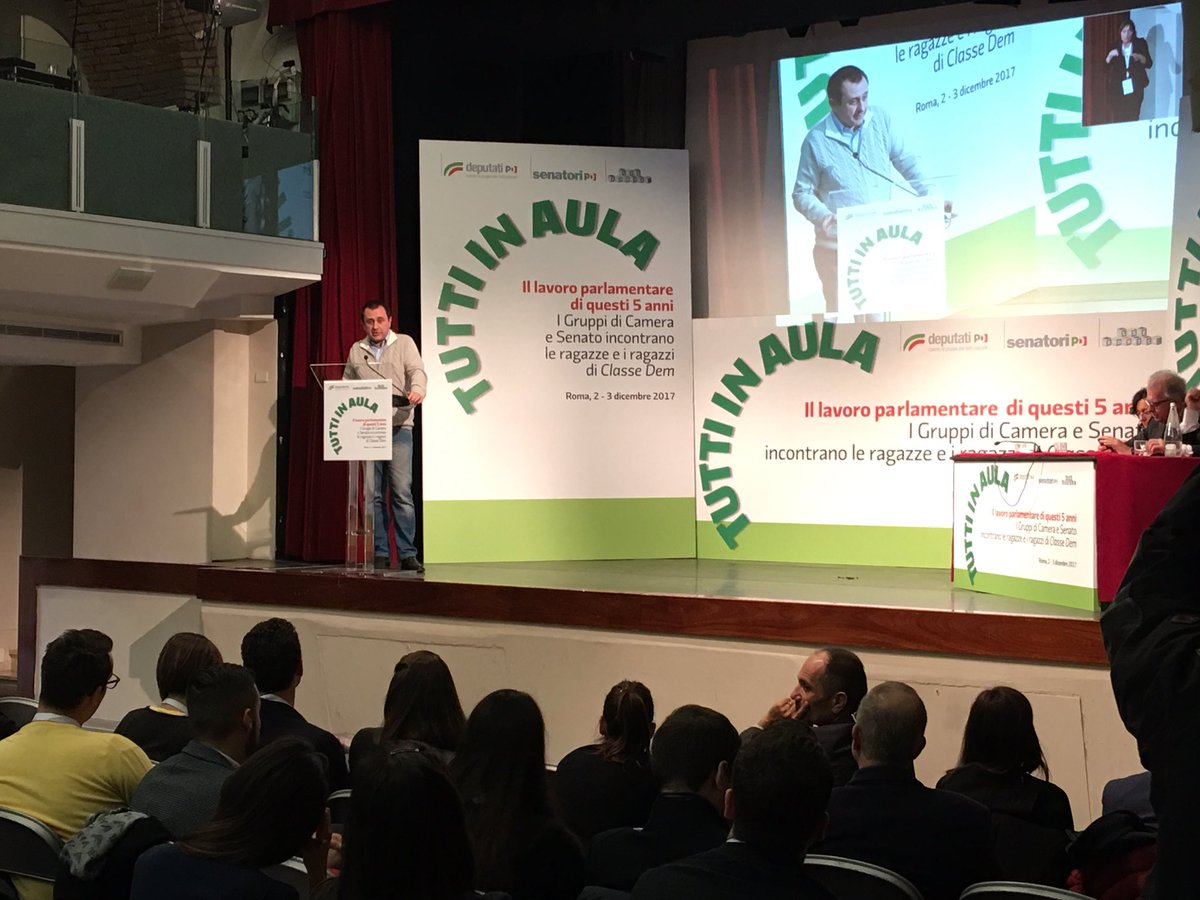 Ettore_Rosato's tweet photo. Confronto sulle cose fatte e sulle cose da fare con ragazze e ai ragazzi di #ClasseDem. Ed in particolare sul lavoro, perchè i numeri e le storie delle persone ci dicono che c'è un milione di lavoratori in più, ma la nostra ossessione è per quelli che ancora un lavoro lo cercano. https://t.co/wpFZPTZJ8M