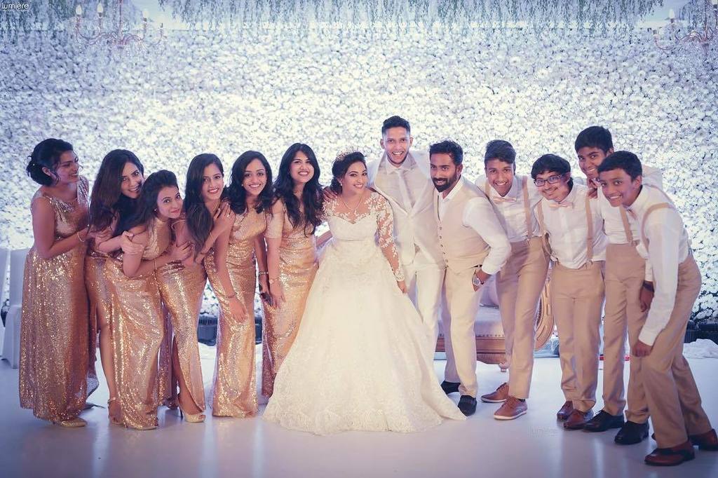 Lumiereindia's tweet photo. That feeling of closeness and secureness when you have those people around you whom you love the most.
#lumière #lumiereweddingcompany #photography #weddingphotography #dubaiwedding #indianwedding #weddingessential #traditionalwedding #candidphotography … https://t.co/ahoaYsC9CA https://t.co/wqqtccwRuG
