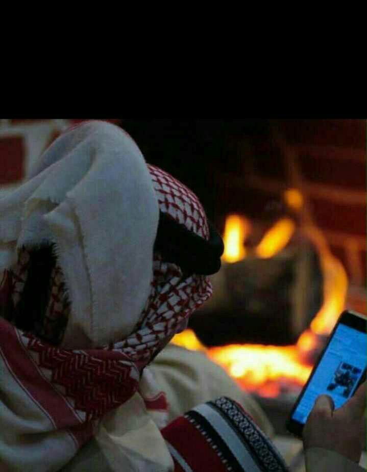 MAYTHAM_20's tweet photo. بعلمك  وش داخل الصدر وأهديك 
بيت على بحر الأحاسيس موزون 

يومي ليا منه بدا  وإنتهى فـيك 
إيوالله إني أسعد إنسان فـالكون ".. https://t.co/nNTvewkt3i