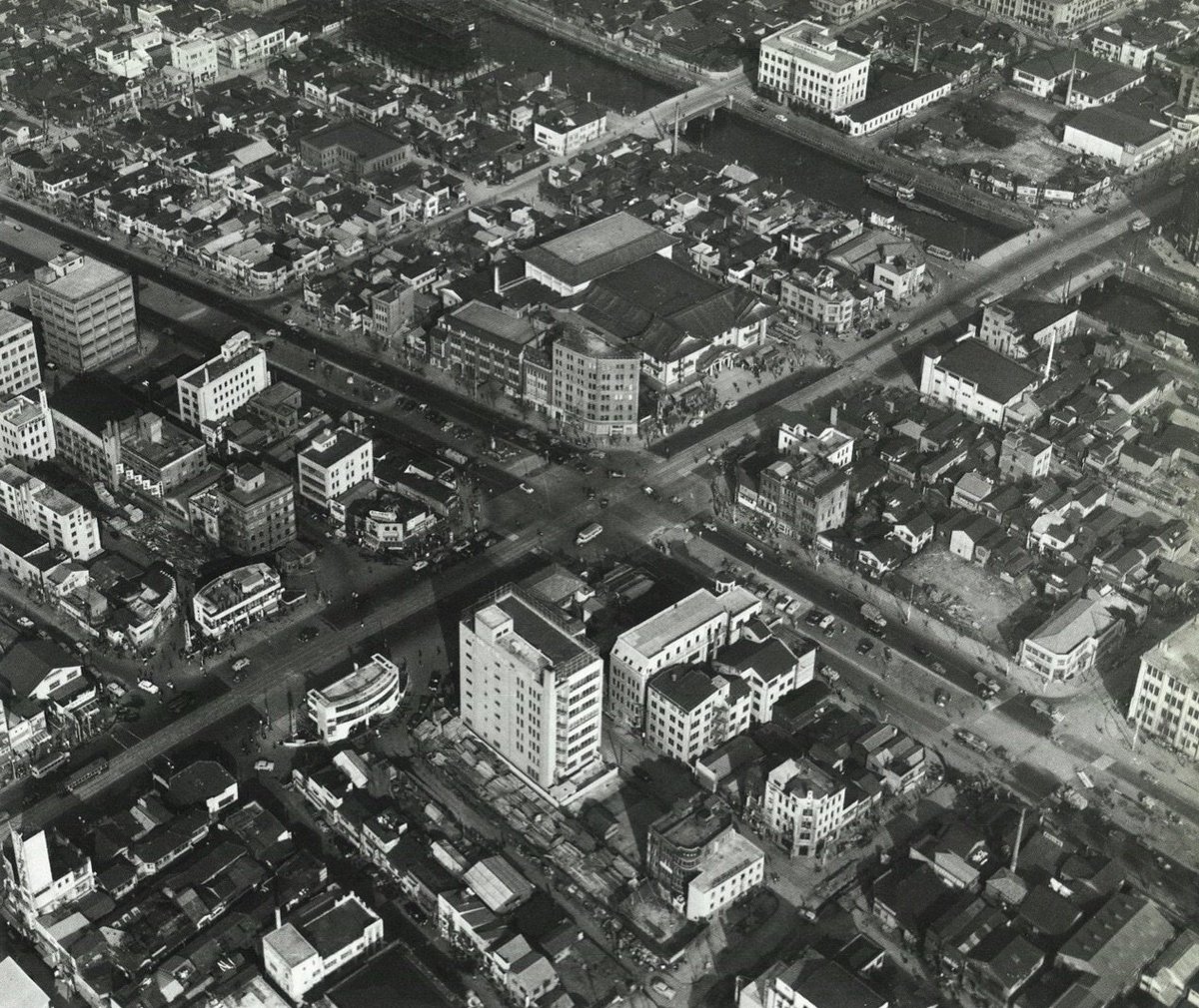 空からの郷土三重 航空写真集 1982年 空からの郷土三重 航空写真集 1982年 - メルカリ