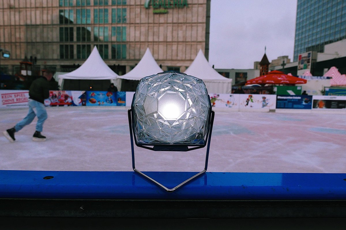 LittleSunOrg's tweet photo. Little Sun supports ice skating 🌟❄️ Check out the lovely Little Sun Diamond hanging out at an ice skating rink at Alexanderplatz. Hope you all are having a good weekend ~ #littlesun #solar #solardiamond #sustainable #giftideas #cleanenergy #solarwinter https://t.co/cqMvrw6VCP