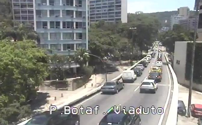 VIADUTO SANTIAGO DANTAS | Retenções na via, neste momento.