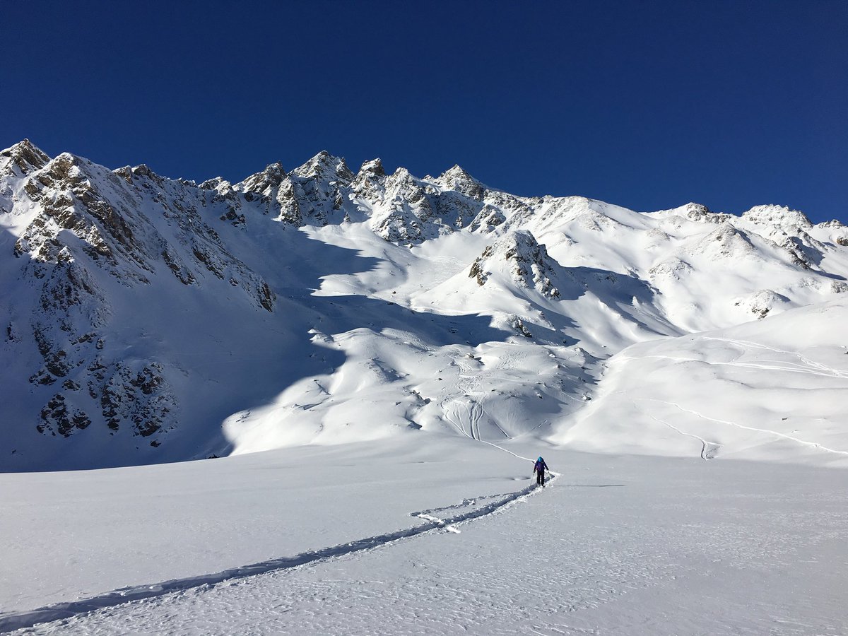RobJohnsonMIC's tweet image. Great to be getting the first turns of the winter today in Tignes.