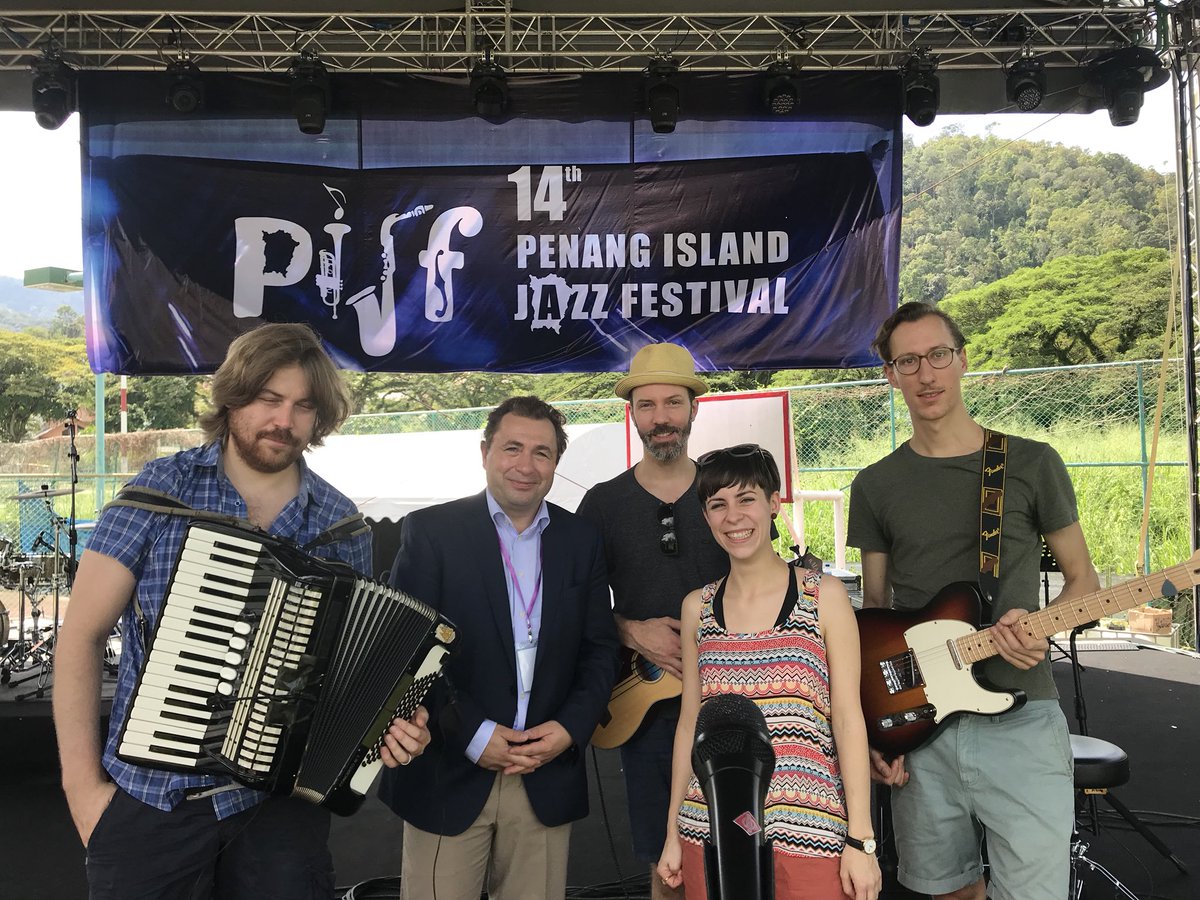 MichaelPostl's tweet photo. Austrian Jazz Holler My Dear @PenangJazzFest supported by @AustriaInMY 🇦🇹#culturaldiplomacy #Penang #jazz #pijf2017 https://t.co/uDGOcsnWbY