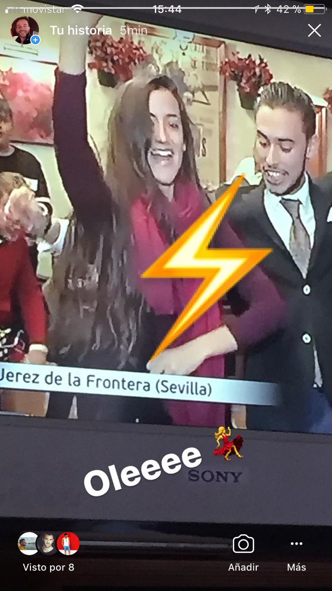 J__CHAVARRI's tweet photo. Comienzan las famosas zambombás de jerez de la fra. , según @informativost5 en Sevilla! Estos andaluces que no saben ni dónde están “parados”. Y olé. https://t.co/VoQzWEg8wB