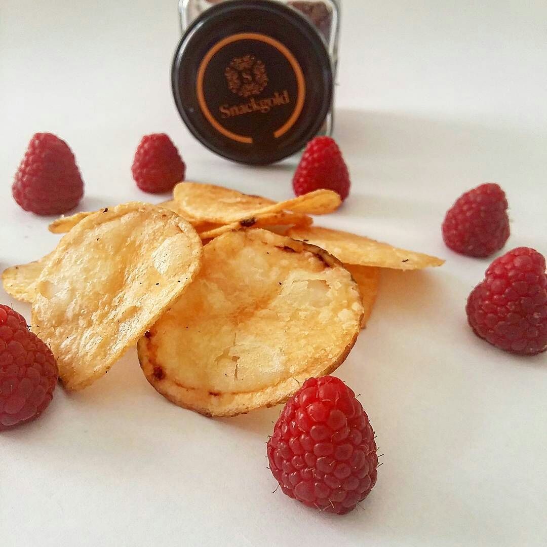 Snackgold's tweet image. Our chips are fried in fry pan not in tube. Have you ever tasted something like that? From Spain to you! 
#China #Japan #Macau #Singapour