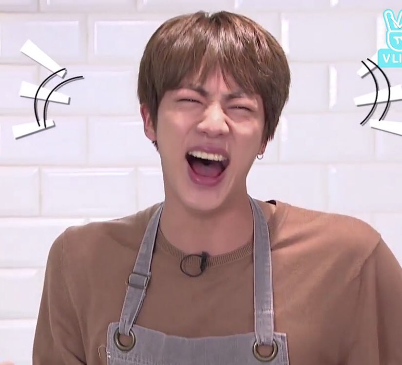 jin___karen's tweet photo. 진오빠 
생일 축하합니다
올해도 축하하고 나는 너무 기쁩니다
나는 오빠가 있고 괴로운 일도 극복되었습니다. 요즘 일이 바쁘지만 몸에 조심하세요. 당신이 태어난 것이 나의 행복이예요. 태어나서 줘서 정말 감사합니다.
사랑해요 누구보다도. 

#HappyJinDay 

@BTS_twt https://t.co/yO7C0hcsc6