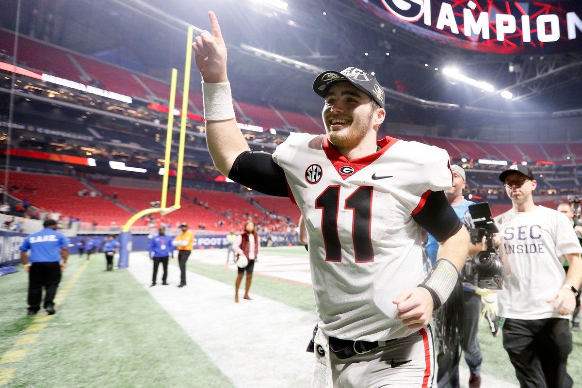 GameDayOn2's tweet image. That celebration last night was something we won&apos;t soon forget... Thanks for the memories, Dawgs! 🎉🏆🙌

PHOTO GALLERY: 2wsb.tv/2BCsTdE