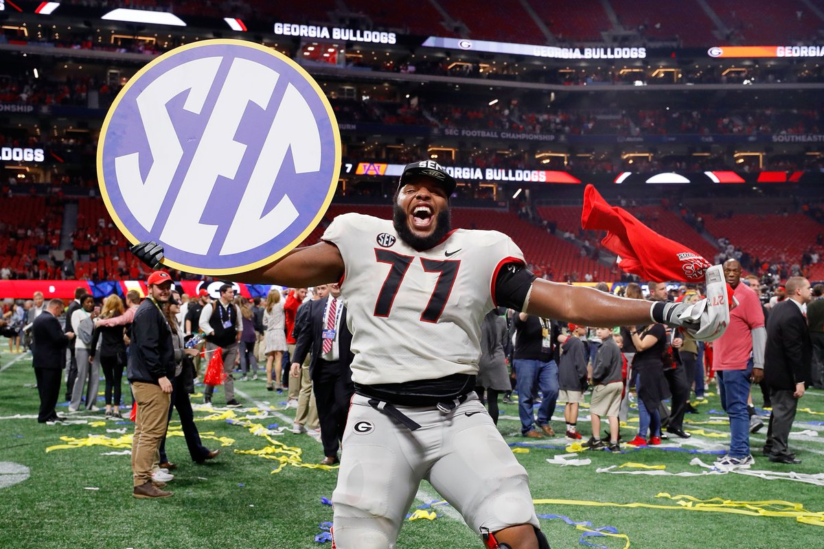 GameDayOn2's tweet image. That celebration last night was something we won&apos;t soon forget... Thanks for the memories, Dawgs! 🎉🏆🙌

PHOTO GALLERY: 2wsb.tv/2BCsTdE