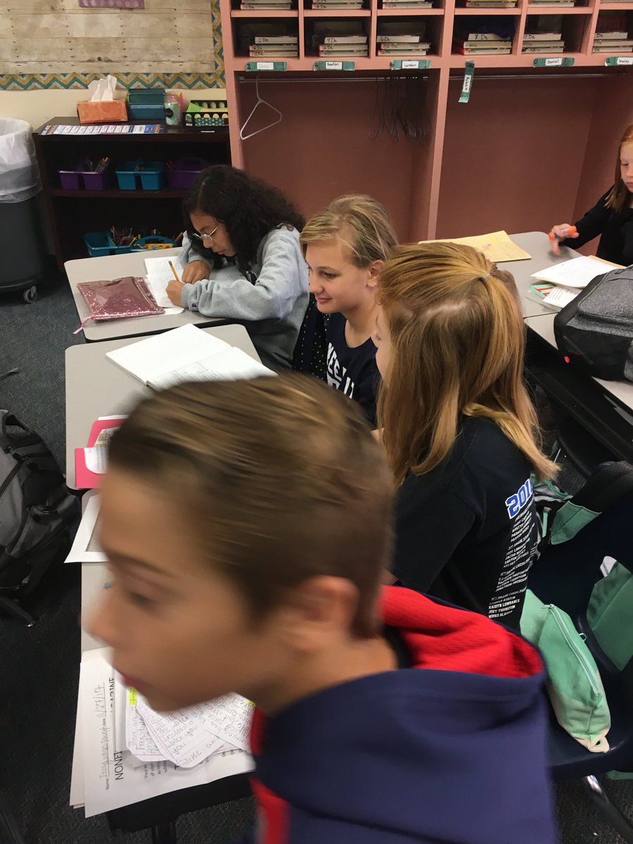 JdecorteDecorte's tweet photo. We are working on our nonfiction magazine project! #emsproud https://t.co/ALVnJsW50b