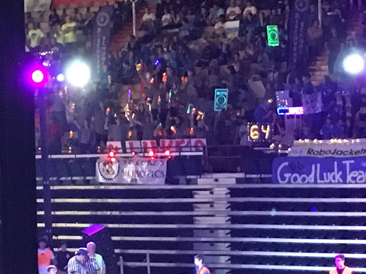 slesrobotics's tweet image. SLES Robotics is ON FIRE in the stands today!!! 🔥🔥 #Crossfire2017 #BESTRobotics @BESTRobotics