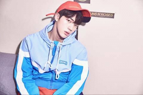 theonly_97's tweet image. #WorldwideHandsomeDay #HappyJinDay #BeautifulVisual 😍💜🎉🎉