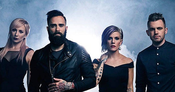 AishaBesse99's tweet photo. My addiction😍💘🔥🤘 @JenLedger @johnlcooper @koreycooper @MorrisonSeth @skilletmusic https://t.co/4ahRMduUgO