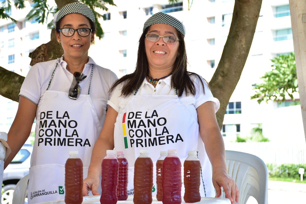 AlejandroChar's tweet photo. ¡Ya inició #ComidaAlParque! Espacio donde mujeres emprendedoras, dueñas de negocios de comidas, ofrecen sus productos a toda la comunidad. https://t.co/iPRtkWSmkT
