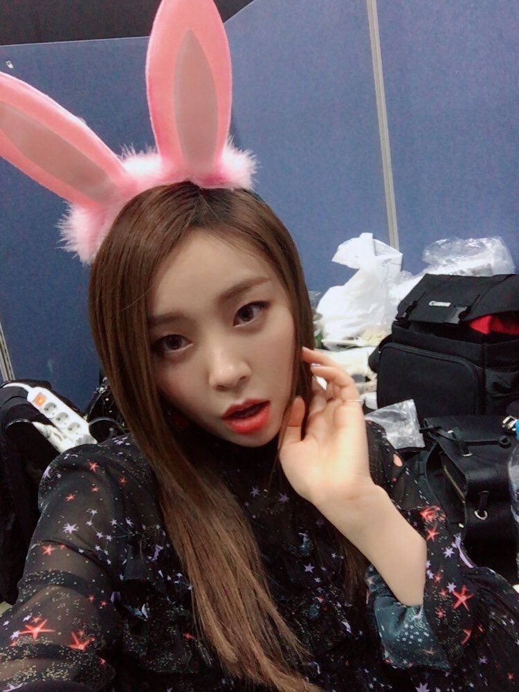 ashIeypics's tweet photo. — 171203 https://t.co/qKTlZW5Yqy