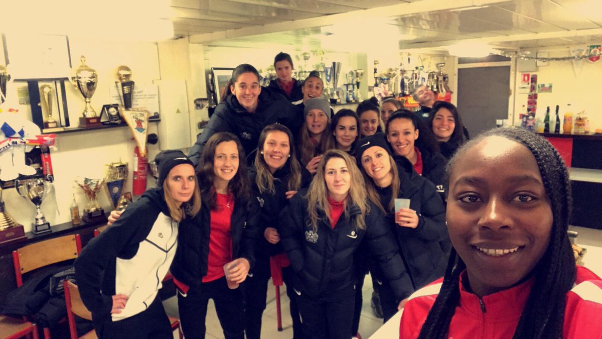 SarahPalacin's tweet image. Victoire 2 à 0 face à rodez, victoire d&apos;équipe 💪🏻💪🏻 j&apos;ouvre enfin mon compteur de but 🙏🏻🙏🏻 #Mercilequipe #fierdevous #fcfleury #d1 ⚽️🔴⚫️