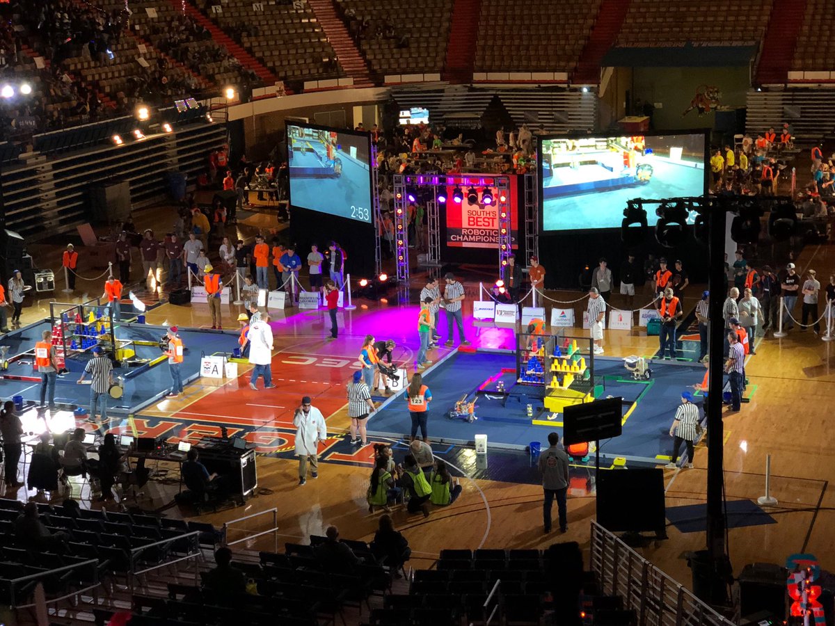 capigian's tweet image. Day 2 - #crossfire2017 @DiscoveryRobot1