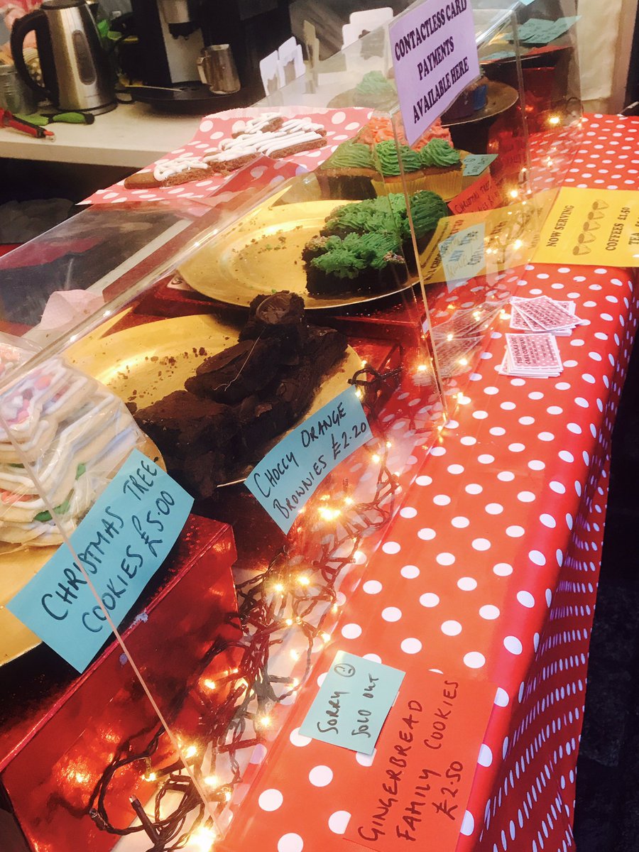 polkadotbakery1's tweet photo. 2/2 busy @ColchMarket Christmas Market and I've nearly sold out of cakes and brownies. Fantastic that @ColchesterCouncil closed the High Street. More of the same please!! #christmasmarket #pedestrianisation #colchestercouncil https://t.co/mdVNvEt1NE