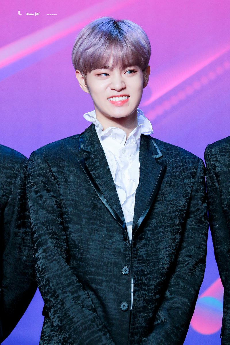 Daehwicom's tweet photo. 171201 MAMA #워너원 #이대휘 #WANNAONE 이대휘 너 요정이지 ㅠㅠㅠㅠㅠㅠㅠㅠㅠㅠㅠㅠㅠㅠㅠㅠ그러치 ㅠㅠㅠㅠㅠㅠㅠ https://t.co/YSDVeCjaDU