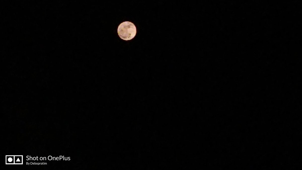 iamdebopratim's tweet photo. Today's attraction -The Moon. Using #ProMode of #Oneplus5 #ShotOnOneplus @oneplus @OnePlus_IN https://t.co/mrZc9KUknu