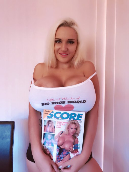 2 pic. sure do love seeing gorgeous @RealDollyFox  showing off her Score magazine collection!!! https://t