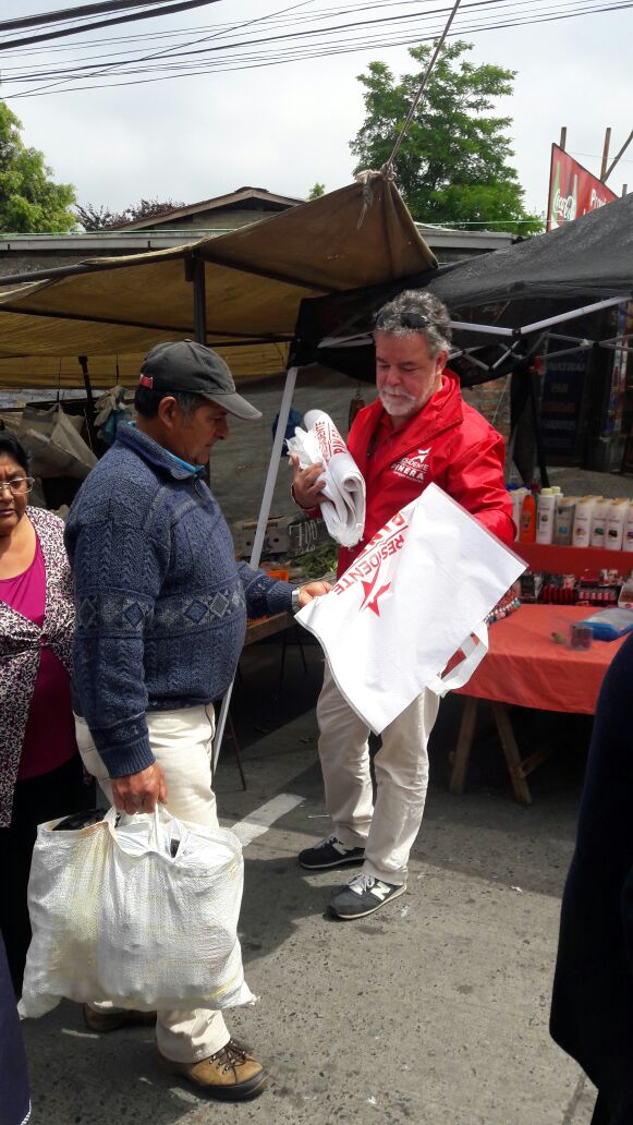 jfuentesf's tweet photo. En feria de #Chiguayante @úneteatiemposmejores con @sebastianpinera @TodosxPinera #LleveDeLoBueno https://t.co/26Si2Q6R3G