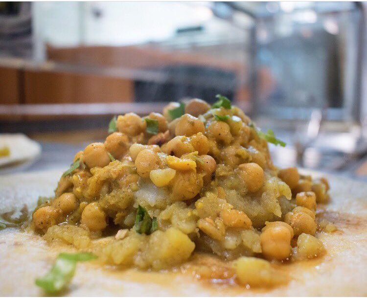 BindysCaribbean's tweet photo. #Bindys Chickpea Roti - savoury curry potato and chickpeas wrapped in a Trinidadian Dhalpourie roti @BindysCaribbean @TheForks #WinnipegFoods #channaroti #meetmeattheforks #iwantabindysroti https://t.co/Hbci4cEXRl