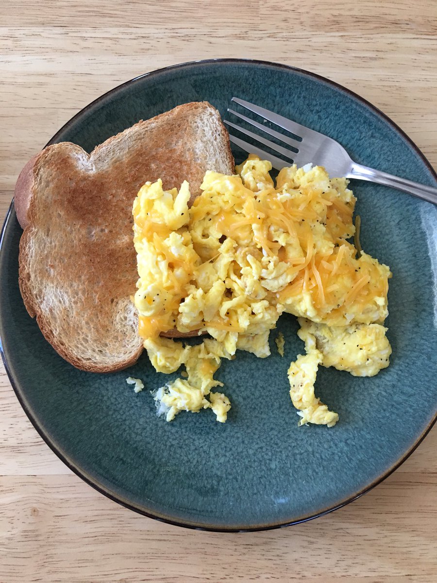 AlexWhiteIsFire's tweet photo. I MADE THIS #proud #food #cookinglevel1 https://t.co/DoomzGDgnE
