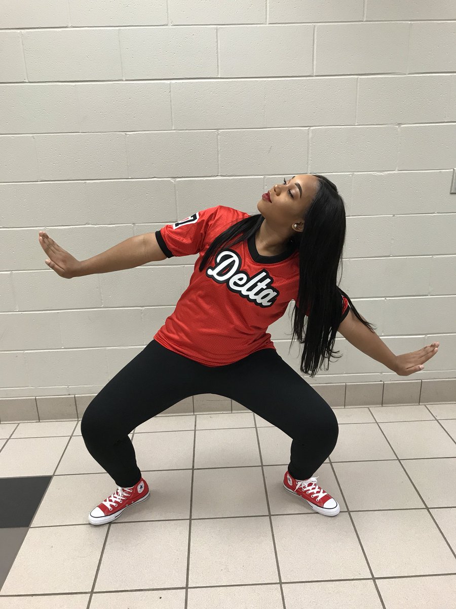 ccsemsoul's tweet image. Because Delta Sigma Theta is THE ONLY WAY ❤️🔺🐘 #FA17 #LZ #OWTspoken #31