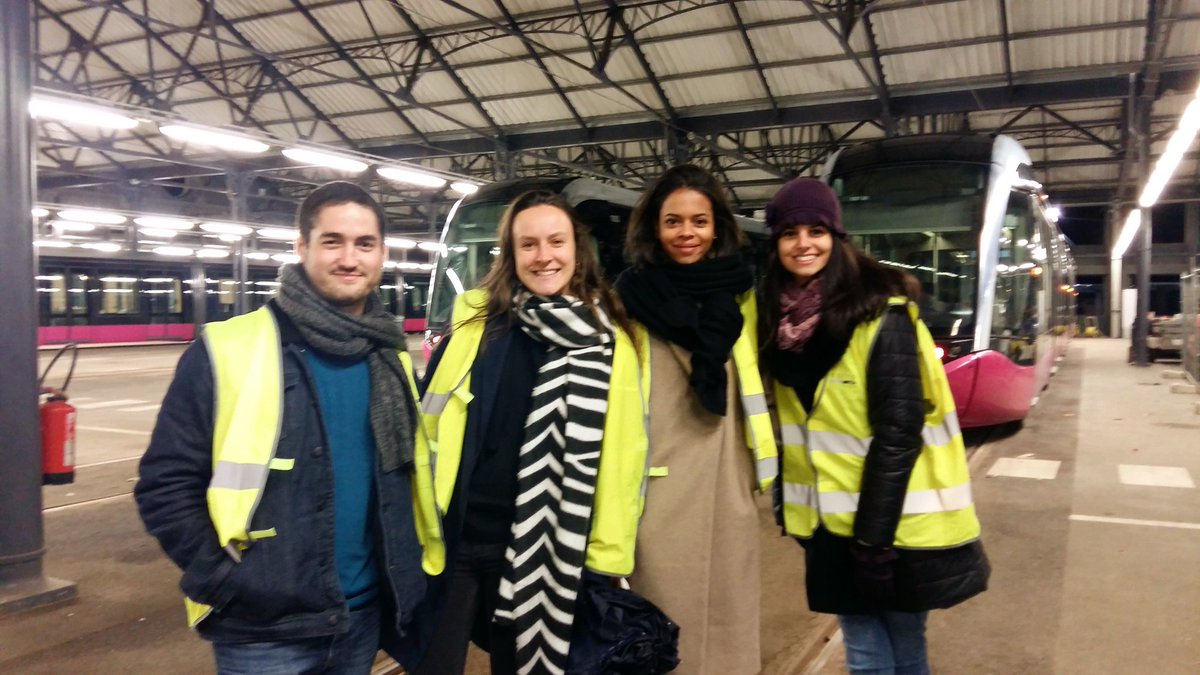 DijonLive's tweet photo. Et une photo souvenir de la soirée :) #LT #DijonLive #étudiants #communication https://t.co/DI0FIsrFxK