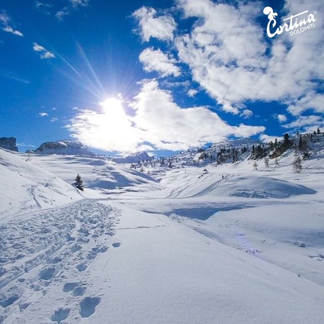 白銀の世界へ ☺️
 #コルティナ #コルガッリーナ #パッソファルツァレーゴ #イタリア Photo: #andrea_piccinato on Instagram 🗺 #cortina #ColGallina #PassoFalzarego #ilikeitaly #loveイタリア #スキー