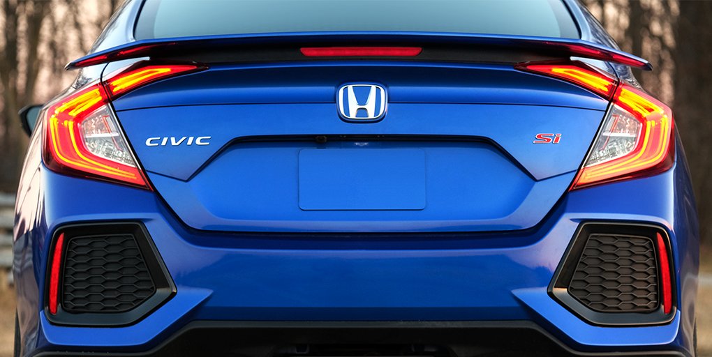 Honda's tweet image. Get style from every angle, and a turbocharged engine from this one, in the #CivicSi.