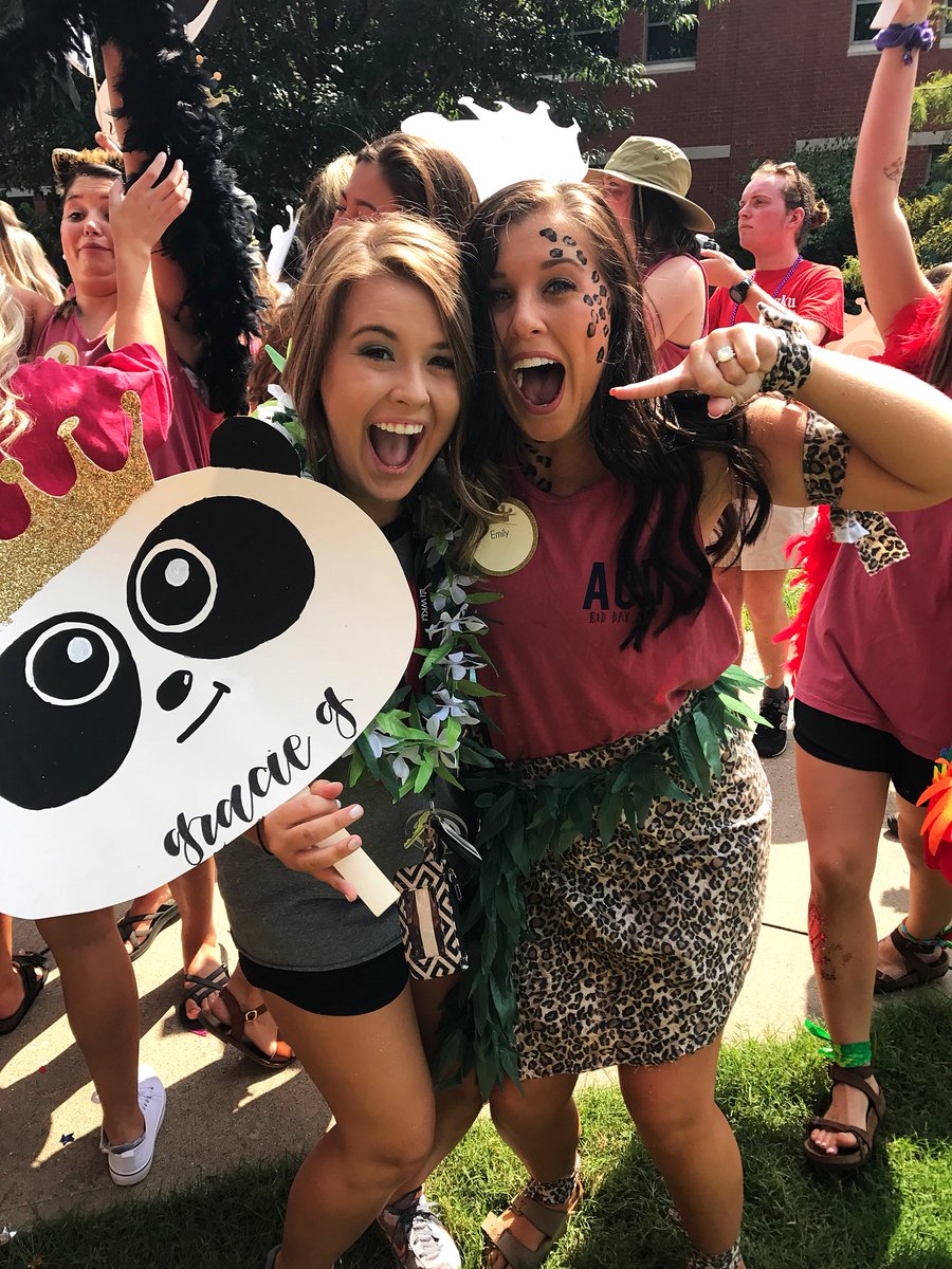 emilyy_edwards's tweet photo. Happy Birthday to the sweetest girl in the world, @GambleGracie!!! I’m so happy you came to WKU and that we became sisters ❤️ #ALAM #iloveyou https://t.co/GTmSUOwplw