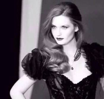 Ginny Weasley:@Ginnytty 
-Líder Orden del Fénix

•Gran luchadora
•Maga experimentada en duelos

(Experimentada en batallas Orden del Fénix)